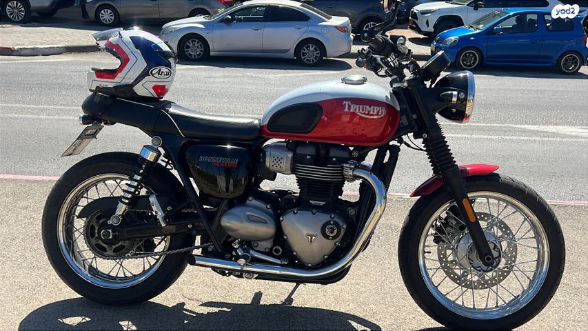 מודעת רכב טריומף Bonneville T100