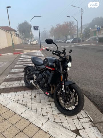מודעת רכב טריומף Trident 660