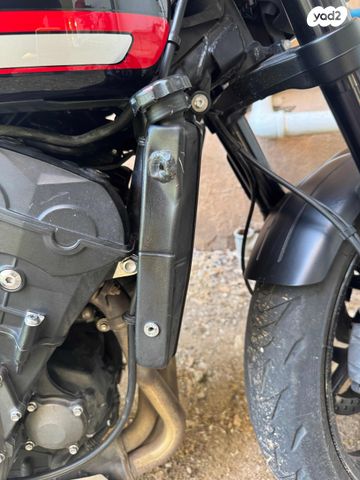 טריומף Trident 660