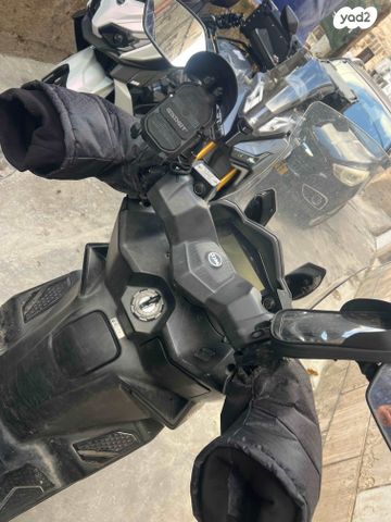 מודעת רכב סאן יאנג ג'וירייד 300 15