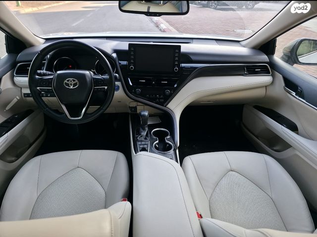 טויוטה קאמרי