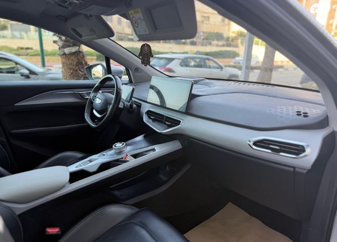 ג׳ילי Geometry C