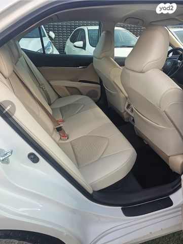 טויוטה קאמרי