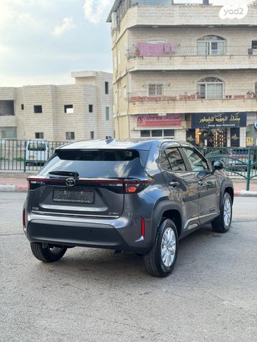 טויוטה יאריס קרוס