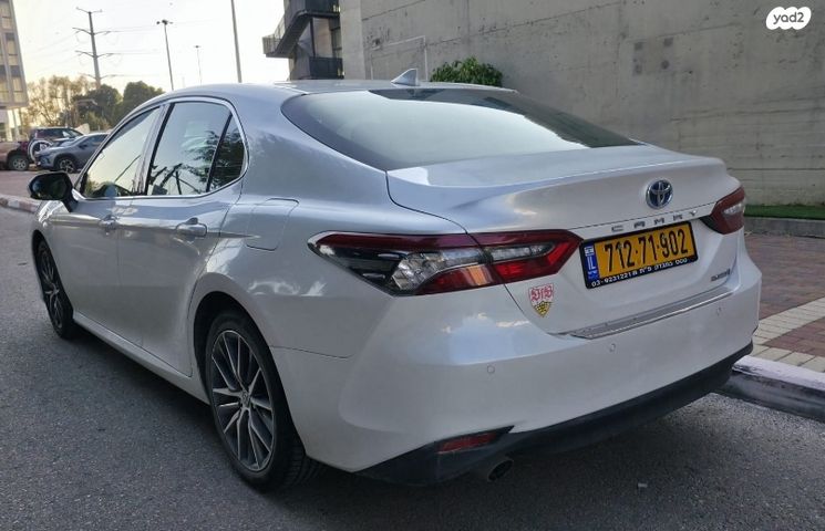 טויוטה קאמרי