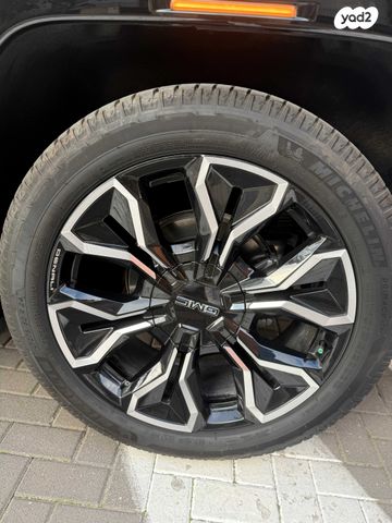 ג'י.אם.סי סיירה EV  