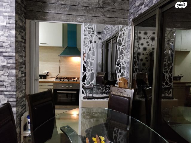 גג/ פנטהאוז, אהרון לובלין 31, גני אביב, לוד