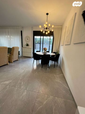 בית פרטי/ קוטג', חנה מרון 3, נאות אפק, אפקה, קרית ביאליק