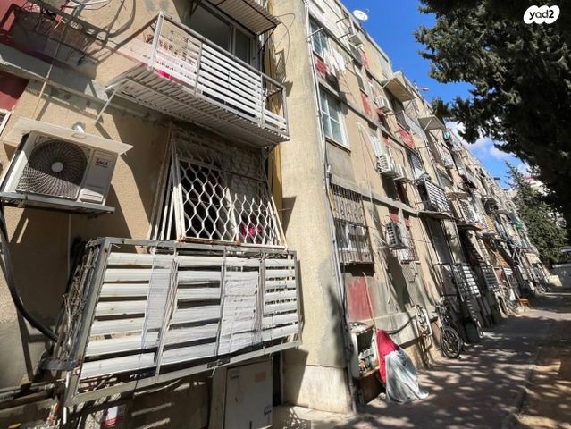 דירת גן, הרב ניסנבאום 1, אזור תעשיה, בת ים