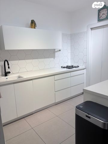 דירה, דרך העצמאות 33, ליבת העיר, יהוד מונוסון