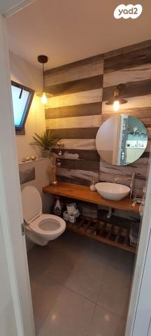 דו משפחתי, עגור 8, גבעת הסלעים, ראש העין