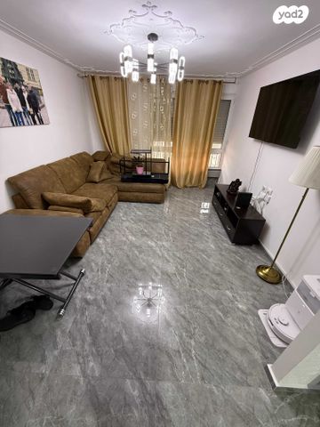 דירה, הרצל 155, שכונה ותיקה - מרכז העיר, מעלות תרשיחא