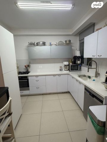 דירה, פרופ' אפרים קציר 22, רחובות המדע, רחובות