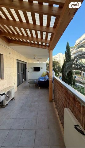 דירת גן, שושנת העמקים 41, רמת אמיר, קדימה צורן