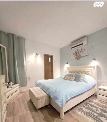 גג/ פנטהאוז, קרן היסוד 19, קרית שרת מערב, חולון