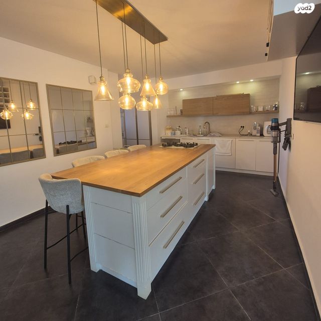 שדרות תל חי 13