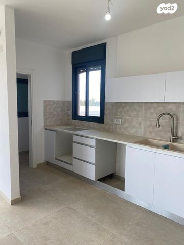 דירה, יצחק שמיר 12, נווה שרון / שער העיר, נתיבות