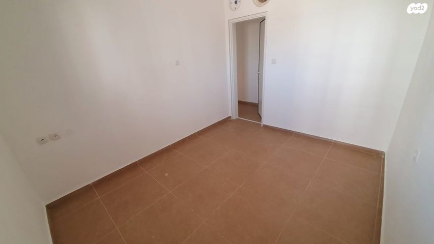 דירה, אורנה פורת 14, הרקפות, ראשון לציון