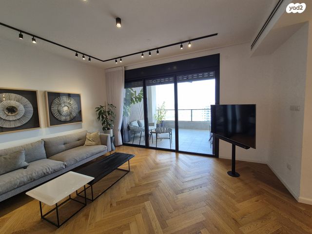 גג/ פנטהאוז, דרך הים 32, גני תקווה מערב, גני תקווה