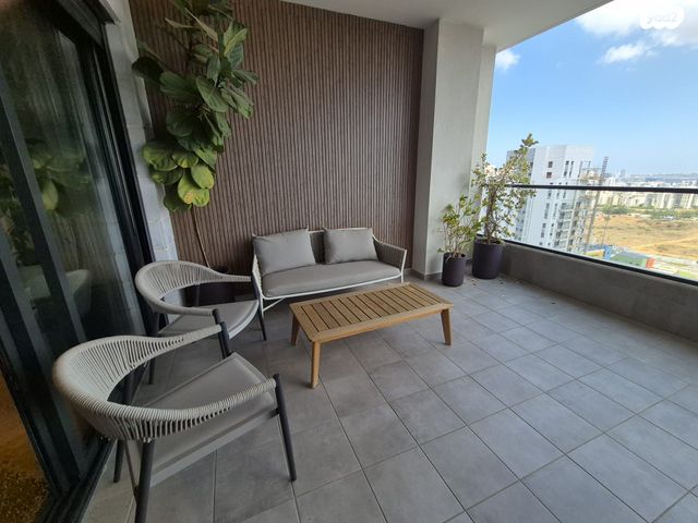 גג/ פנטהאוז, דרך הים 32, גני תקווה מערב, גני תקווה