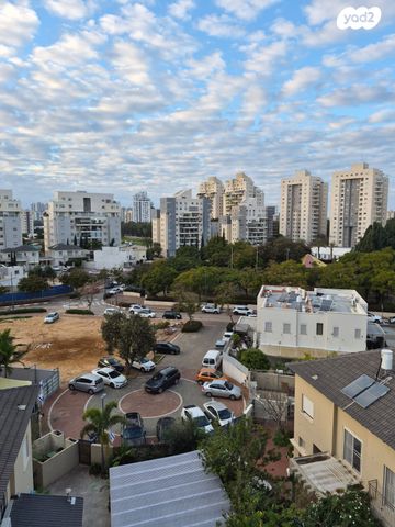 דירה, דרך הפארק 18, קרית השרון, נתניה