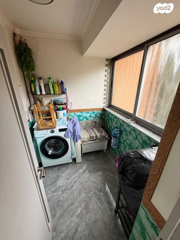 דירה, הרצל 155, שכונה ותיקה - מרכז העיר, מעלות תרשיחא