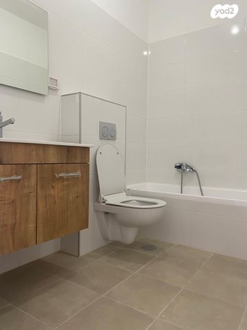 דירה, יצחק שמיר 12, נווה שרון / שער העיר, נתיבות