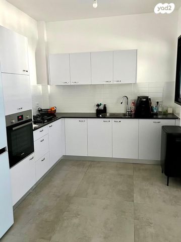 דירה, אריק איינשטיין 1, דרום חדש, פארק הים, בת ים