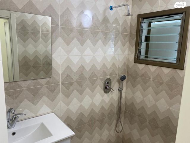 דירה, דבורה 1, רובע ג', אריאל