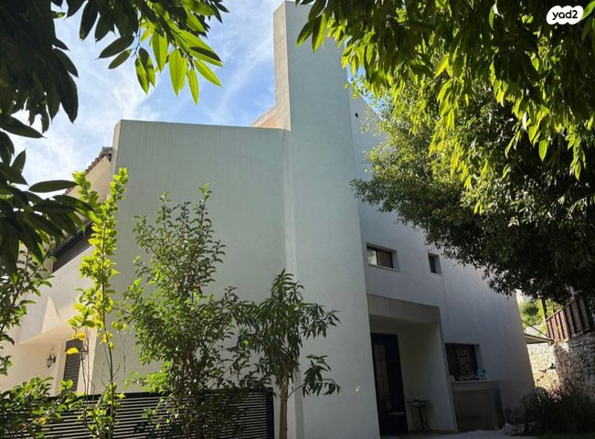 דו משפחתי, פינס 64, גבעת העיריות, גדרה