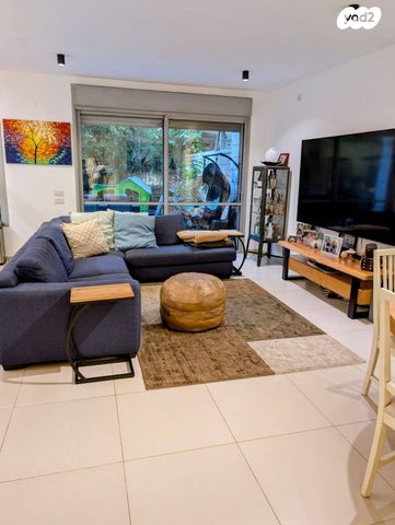 דירת גן, שלמה וחיה אנגל 41, כפר סבא הירוקה, כפר סבא