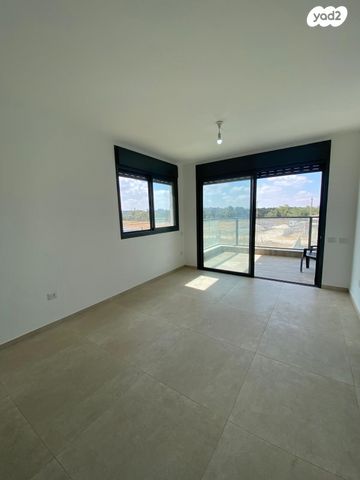 דירה, יצחק שמיר 12, נווה שרון / שער העיר, נתיבות