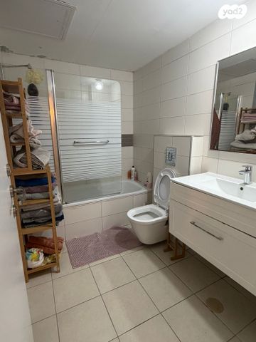 דירה, פרופ' אפרים קציר 22, רחובות המדע, רחובות