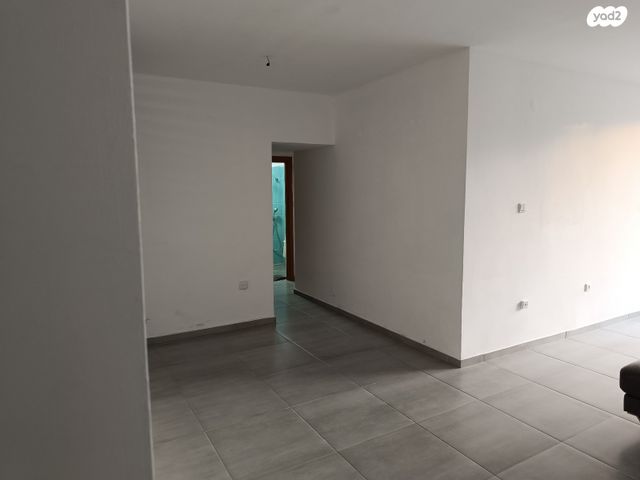 יהודה בורלא 18