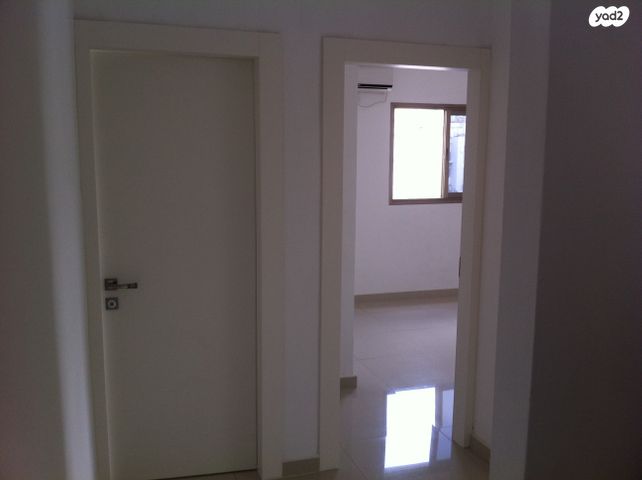 גג/ פנטהאוז, אהרון לובלין 31, גני אביב, לוד