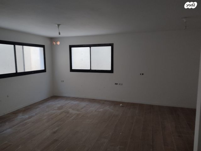 דו משפחתי, אגוז 35, שאר העיר, כפר יונה