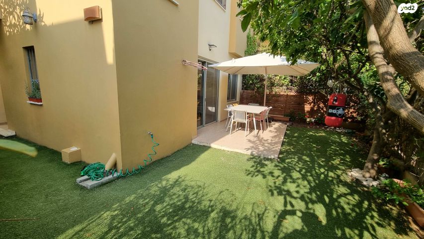 דו משפחתי, השעורה 42, זרעוניה, בנימינה גבעת עדה