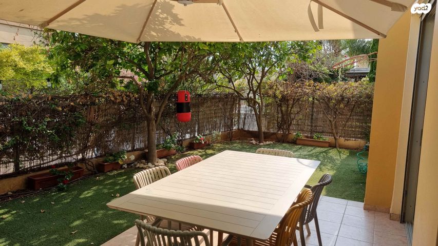 דו משפחתי, השעורה 42, זרעוניה, בנימינה גבעת עדה