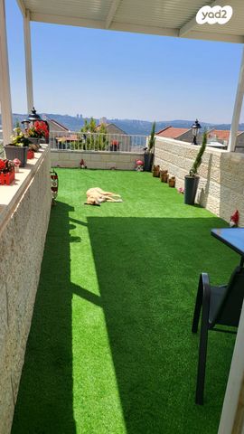 טריפלקס, הר מירון 5, שכונה ה'-ו', מבשרת ציון