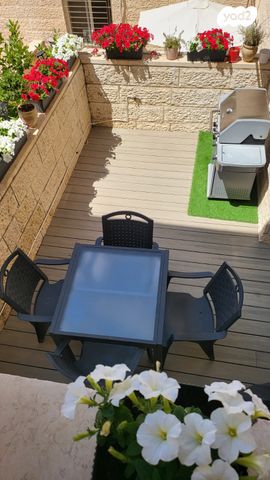 טריפלקס, הר מירון 5, שכונה ה'-ו', מבשרת ציון