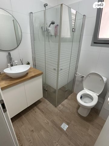 דירה, אריאל שרון 21, החותרים, טירת כרמל