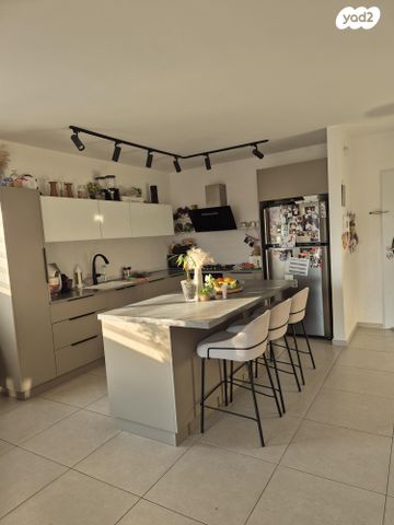 שדרות מנחם בגין 54