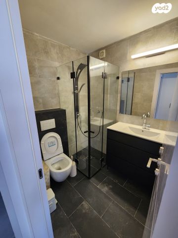 יחידת דיור, אדום 1, לב המושבה, נס ציונה