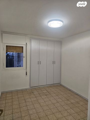 דירה, הרב לוי 10, רמת הנשיא, בת ים