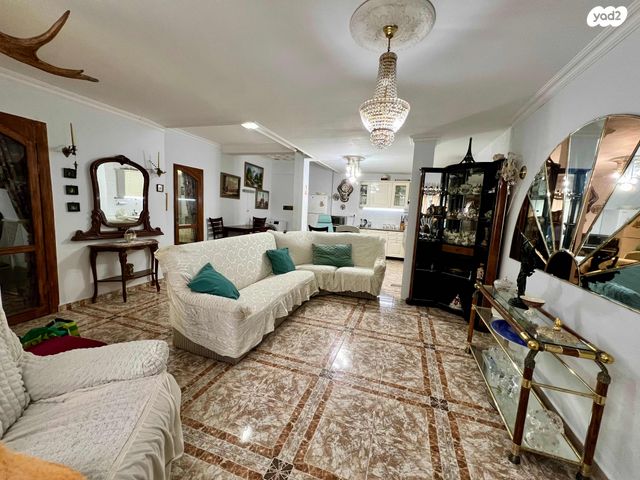 בית פרטי/ קוטג', הרב קוק 18, רובע ב', אשדוד