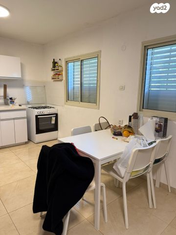 דירת גן, השיירה 1, בן עמי, בן עמי