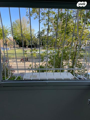 דירה, שדרות הבעש"ט 21, צהלון, שיכוני חסכון, תל אביב יפו