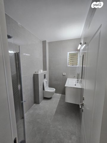 דירת גן, משה שרת 38, ברנע, אשקלון