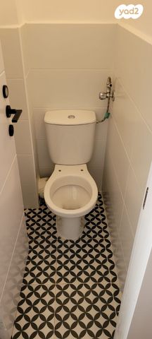 בתיה מקוב 17