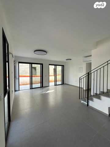 דירת גן, עומרים 1, עמירם, פרדס חנה כרכור